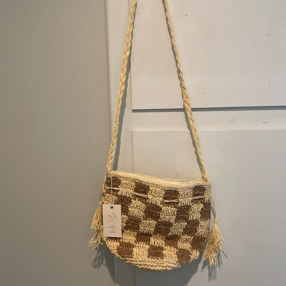 NWT Lu&Elle Woven Tan and Cream Sun-drift Tassel Bucket Bag - Picture 10 of 12